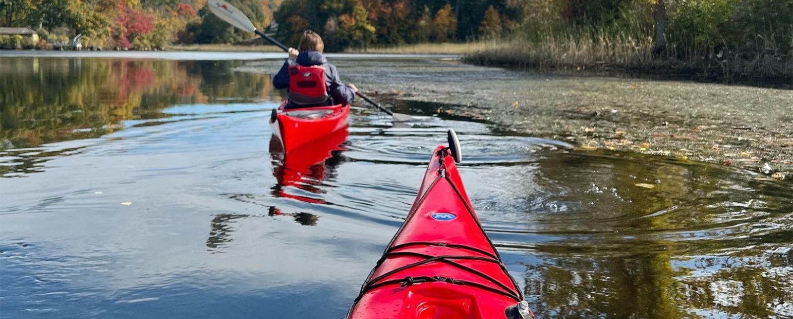 Two people kayaking on the lake (Instagram@rlmatsch59)