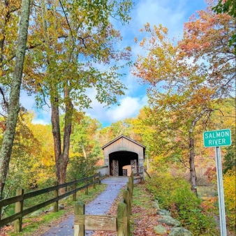 A view of a wooden covered bridge (Instagram@lakbayer)